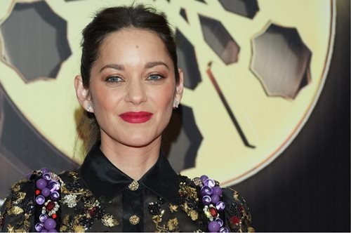 Mαριόν Κοτιγιάρ: Η Chanel δημιουργία που επέλεξε στην τελετή λήξης του Marrakech Film Festival