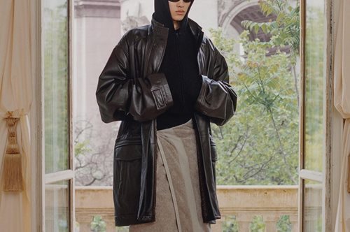 Η πετσέτα των 965 ευρώ του οίκου Balenciaga και... πώς να την φτιάξετε μόνοι σας