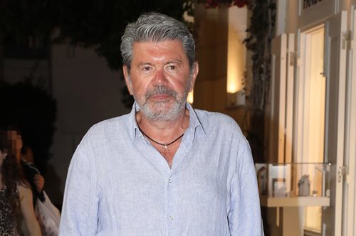 Η υπερπολυτελής βίλα του Γιάννη Λάτσιου στη Εκάλη, θυμίζει ιδιωτικό 