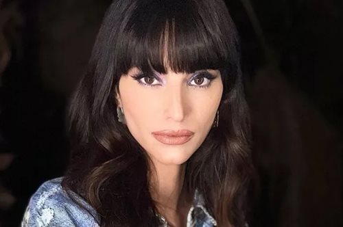 Το σπίτι της Ηλιάνας Παπαγεωργίου συνδυάζει υπέροχα το κλασικό με το μοντέρνο: Η φαντασμαγορική ντουλάπα και το τεράστιο μπαλκόνι