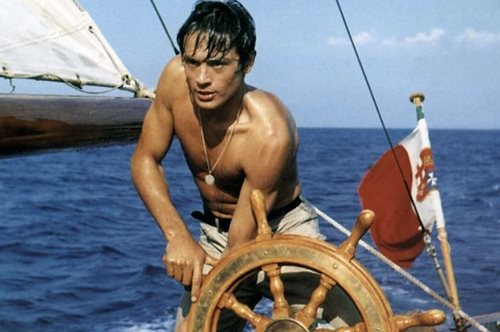 Γυμνοί στον Ήλιο: Η ταινία της ημέρας με πρωταγωνιστή τον Αλέν Ντελόν στην πρώτη του κινηματογραφική εμφάνιση
