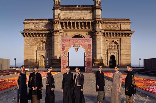 Dior: Το ταξίδι μόδας του μεγάλου οίκου στην Ινδία