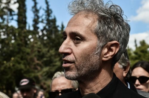 Δημήτρης Κόκοτας: Άνοιξε τα μάτια του, αντιδρά στα βαθιά ερεθίσματα και αναπνέει χωρίς μηχανική υποστήριξη