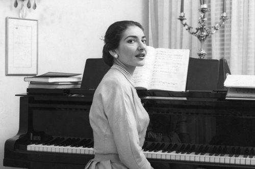 Μαρία Κάλλας: Το ταλέντο της στη μαγειρική και η σπάνια φωτογραφία από την κουζίνα του σπιτιού της στο Μιλάνο