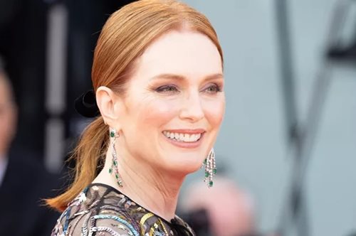 4 πολυτελείς θεραπείες αντιγήρανσης και λάμψης που καταπολεμούν τις ρυτίδες και τη χαλάρωση