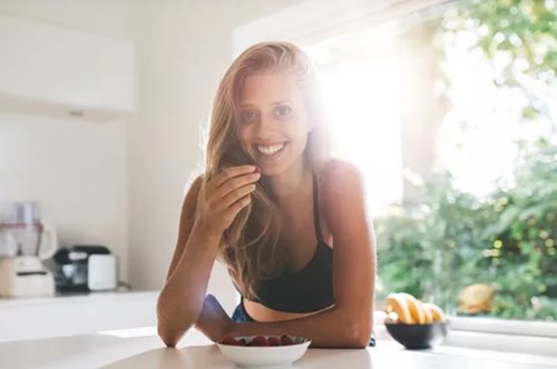 Μεγάλο πρωινό vs. Μεγάλο δείπνo: Έρευνα έδειξε με ποιο χάνεις περισσότερα κιλά