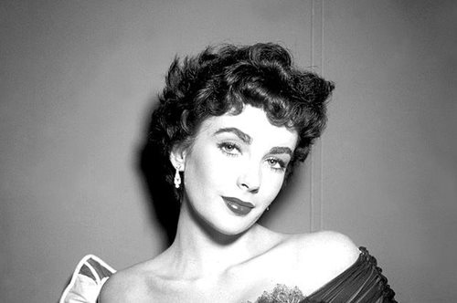 Όταν ο Ρίτσαρντ Μπάρτον έκανε δώρο στην Ελίζαμπεθ Τέιλορ ένα βασιλικό περιδέραιο