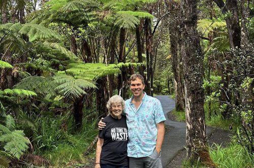 Ένας σούπερ εγγονός συνόδευσε τη Grandma Joy σε όλα τα εθνικά Πάρκα των ΗΠΑ- η γιαγιά του δεν είχε ταξιδέψει ποτέ