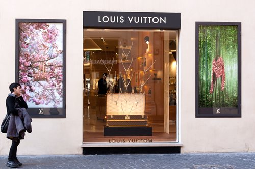 Το θρυλικό μπαούλο της Louis Vuitton μεταμορφώνεται και πάλι- η ιστορία του είναι συναρπαστική