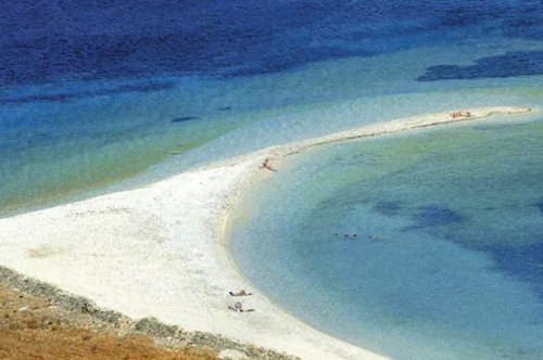 Αυτές είναι οι καλύτερες παραλίες των Κυκλάδων