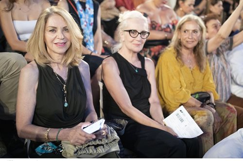 Η Έλλη Στάη εντυπωσίασε στην Επίδαυρο με το natural look