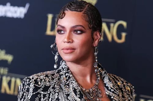 Ο Πολ ΜακΚάρτνεϊ επαινεί την Μπιγιονσέ για την ερμηνεία του Blackbird, η Ντόλι Πάρτον της εμπιστεύεται το Jolene