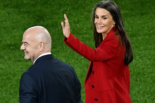 Βασίλισσα Λετίσια: Το iconic φόρεμα που επέλεξε στον γάμο του Φρέντερικ και της Mαίρη