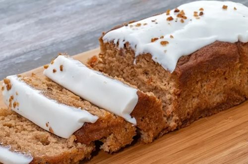 Εύκολο κέικ καρότου χωρίς ζάχαρη και αλεύρι