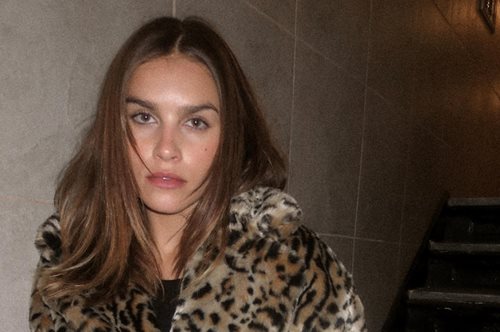 Αυτό είναι το must have πανωφόρι του 2025 από την Zara - Κοστίζει κάτω από 40 ευρώ