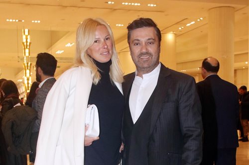 Γιώργος Θεοφάνους: Πως φόρεσε η σικάτη σύζυγός του, Βίλλυ, την διαχρονική λευκή παντελόνα