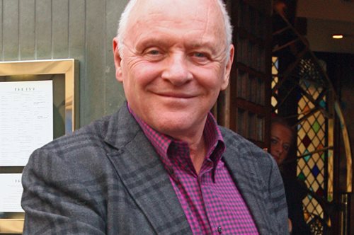 Ο Άντονι Χόπκινς πάει στο φεγγάρι