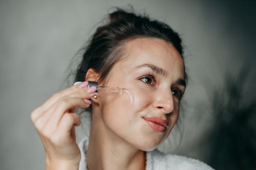 Αυτός είναι ο καλύτερος ορός για καταπολέμηση των καφέ κηλίδων