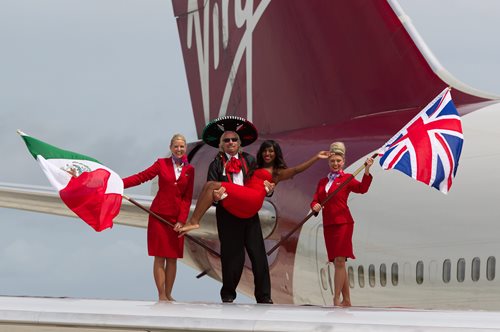 Virgin Atlantic: Η αεροπορική που δίνει ελευθερία στο πλήρωμά της να επιλέξει την ενδυμασία του ανεξαρτήτως φύλου