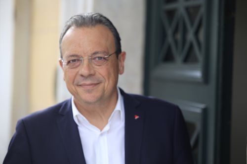 Σωκράτης Φάμελλος: Οι μεγάλες απώλειες της ζωής του, το τραγούδι που έγραψε και η σχέση με τον μουσικό αδελφό του