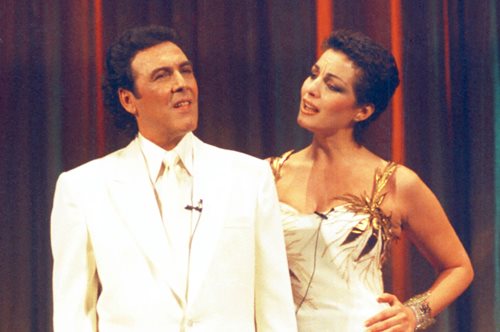 28 χρόνια πριν: Το νυφικό της  Άντζελας Γκερέκου είχε την υπογραφή 