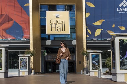 Ξεχωρίσαμε 8 μοναδικά items για τα πιο μοντέρνα office looks