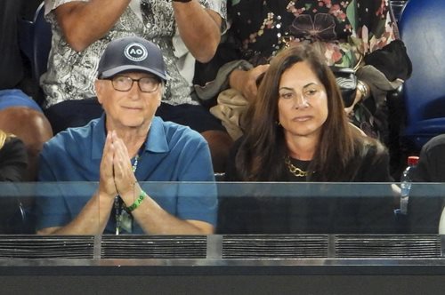 Μπιλ Γκέιτς: Ποια είναι η χήρα Πόλα Χαρντ που έχει κλέψει την καρδιά του;