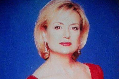 32 χρόνια πριν: Όταν η Βίκυ Μοσχολιού και ο Μίμης Δομάζος συνόδευσαν την κόρη τους νύφη στην εκκλησία