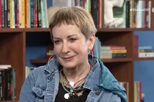 Λένα Διβάνη: 