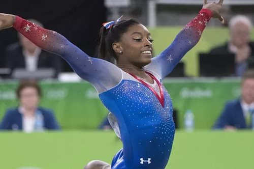 H Σιμόν Μπάιλς αποκαλύπτει για ποιον λόγο δεν θα έκανε ποτέ ξανά baby botox