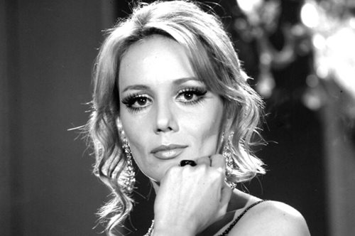 65 χρόνια πριν: Η Μπέτυ Αρβανίτη αγκαλιά με τον μοναχογιό της και σπουδαίο θεατρικό συγγραφέα, Αλέξη Σταμάτη