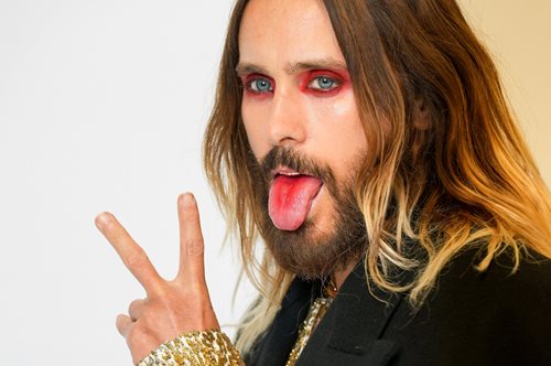 Ο Τζάρεντ Λέτο κάνει αναρρίχηση σε ξενοδοχείο στο Βερολίνο χωρίς ιμάντα ασφαλείας