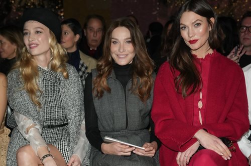 Κάρλα Μπρούνι, Κάρλι Κλος, Κατρίν Ντενέβ, Κιάρα Φεράνι: Όλες τίμησαν το eternal Dior style