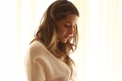 H πανέμορφη Eλληνίδα ηθοποιός μόλις ανακοίνωσε την εγκυμοσύνη της