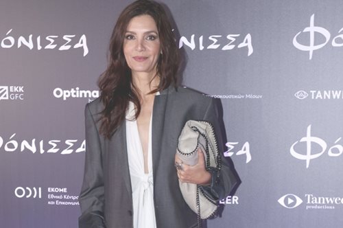 Η εμφάνιση της Κατερίνας Λέχου με φόρεμα και δερμάτινες over the knee μπότες