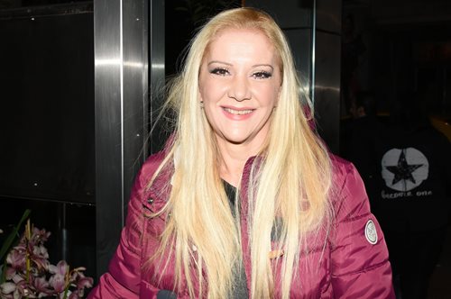 Όταν η Έλντα Πανοπούλου παντρεύτηκε τον εκλεκτό της καρδιάς της, με κουμπάρες την Ρένα Βλαχοπούλου και την Κατερίνα Γιουλάκη