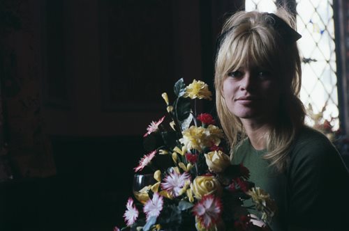 Όταν η Μπριζίτ Μπαρντό έστειλε το πιο ουσιαστικό μήνυμα απέναντι στις γυνακείες ανασφάλειες