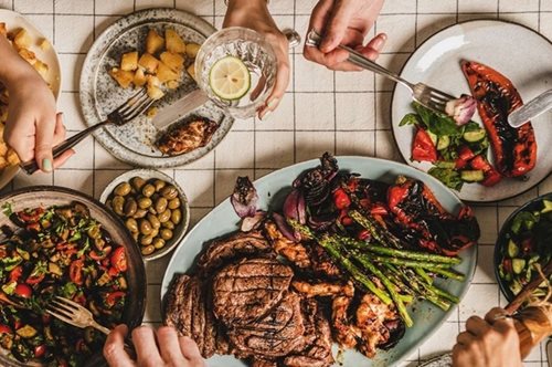 Tasty Awards 2024 x Esquire | Ποιο είναι το αγαπημένο σου εστιατόριο στην Αθήνα;