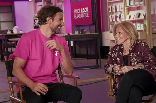 Μπράντλεϊ Κούπερ: Πάλι τον μαλώνει η μαμά του