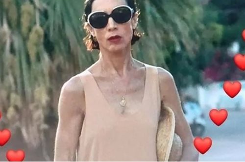 Έλενα Τοπαλίδου: Το βίντεο που μοιράστηκε από την είσοδο της πολυκατοικίας της