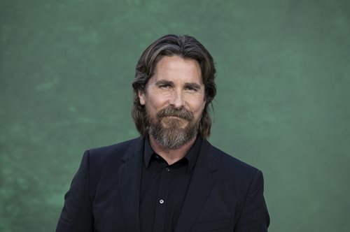 Κρίστιαν Μπέιλ: Φτιάχνει ένα μικρό χωριό για να μένουν ορφανά παιδιά