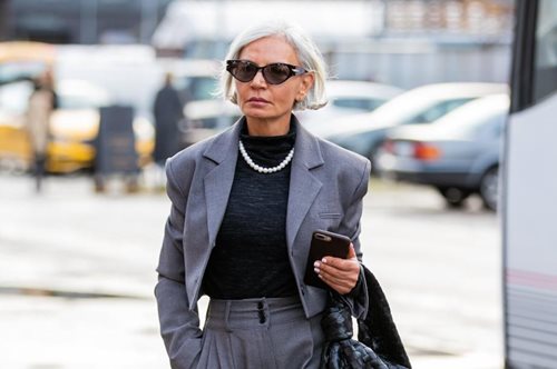 Μπήκε ο Απρίλιος: Τα καλύτερα looks για γυναίκες άνω των 50