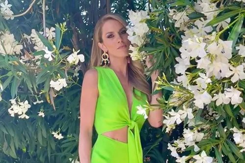 Η Ντορέττα Παπαδημητρίου ήταν η απόλυτη '00s νύφη: Δείτε τη στο πλευρό του Κώστα Πηλαδάκη σε ηλικία 29 ετών