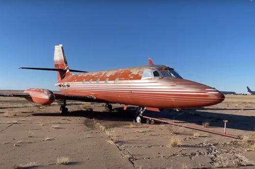 Στο εσωτερικού του εγκαταλελειμμένου ιδιωτικού jet του Έλβις Πρίσλεϊ η χλιδή παραμένει αθάνατη