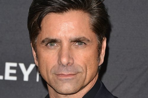 Τζον Στάμος: 