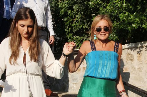 Η Σοφία Μητσοτάκη στο πιο καλοκαιρινό κλικ - Κρατά ψάθινο καλάθι