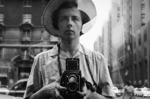 Βίβιαν Μάιερ: Η νταντά που τράβηξε 150.000 φωτό και καθιερώθηκε ως θρύλος της φωτογραφίας