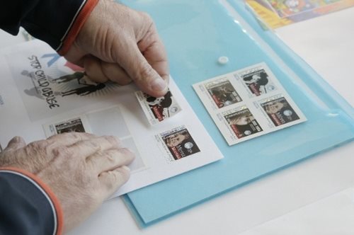 ΕΛΤΑ| Γραμματόσημα διαδίδουν το μήνυμα κατά της κακοποίησης των παιδιών