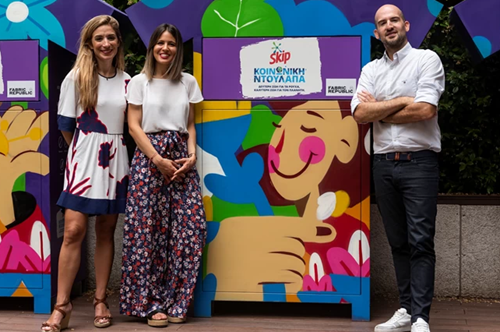 Η Κοινωνική Ντουλάπα Skip φροντίζει ώστε τα ρούχα που δεν χρειαζόμαστε δεν θα καταλήξουν στα σκουπίδια