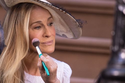 Το μακιγιάζ που αφαιρεί χρόνια